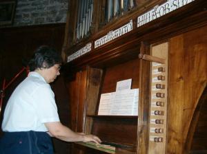 Viviane &agrave; l'orgue de l'&eacute;glise Saint-Michel