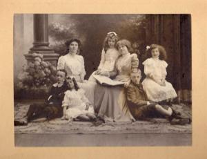 1909 Jeanne Faignart