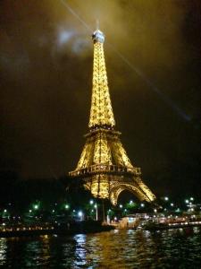 Puteaux - Tour Eiffel vue du bateau